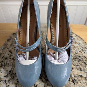 Journee Collection Windy Blue Size 10
